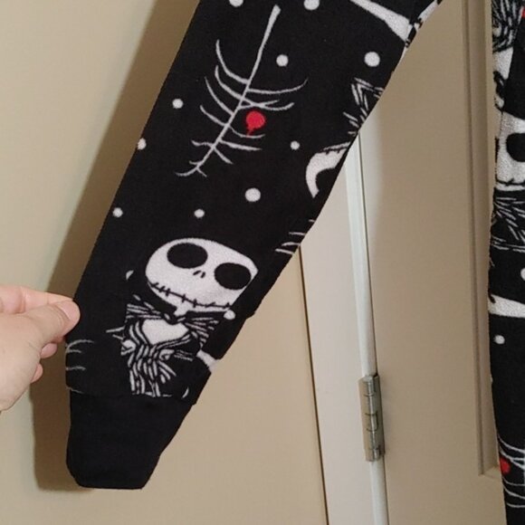 Disney Nightmare Before Christmas sleeper adult onesie size M one piece - Picture 3 of 10